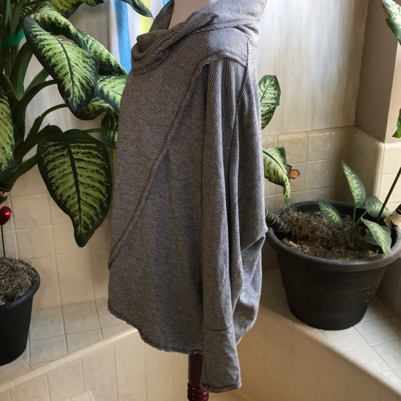 Calvin Klein Performance stripe cowl crossover top - Picture 4 of 6